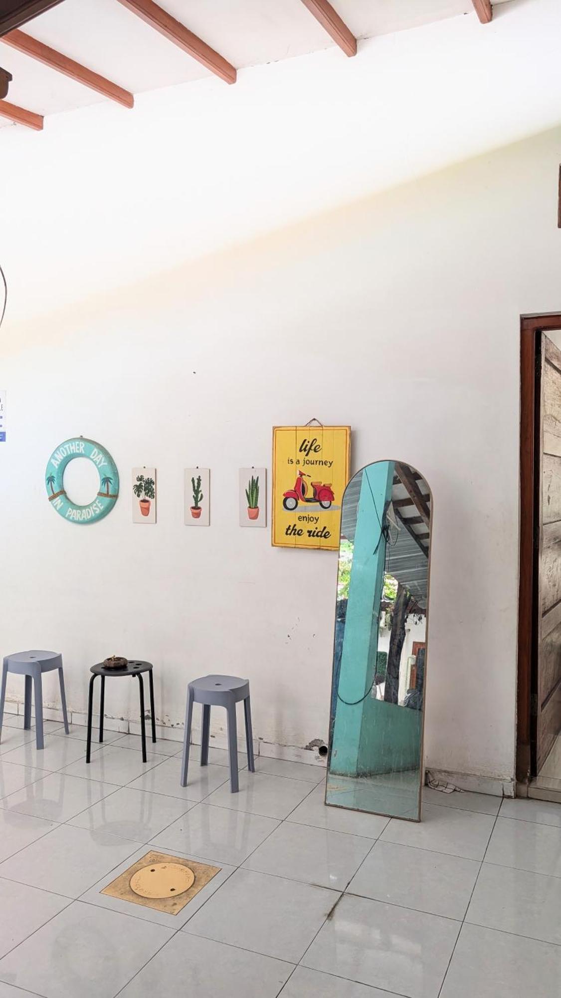 Homey Guesthouse Kertajaya สุราบายา ภายนอก รูปภาพ